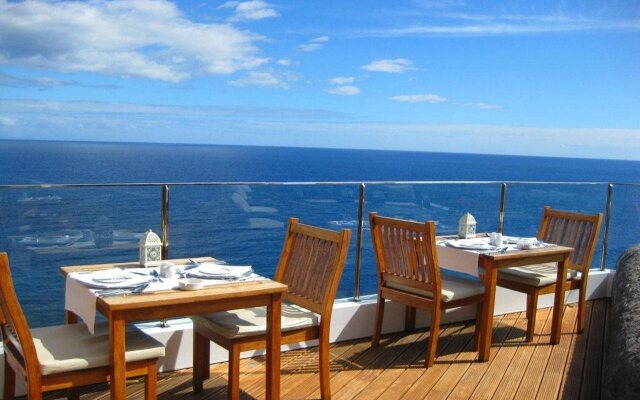 Madeira Regency Cliff
