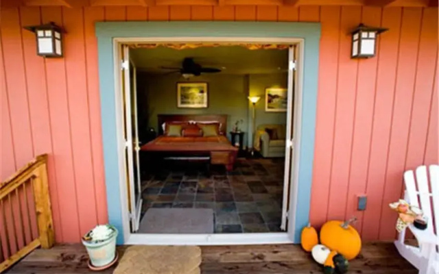 Pearlessence Vineyard Inn