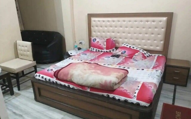 Goroomgo MD Delux Meerut