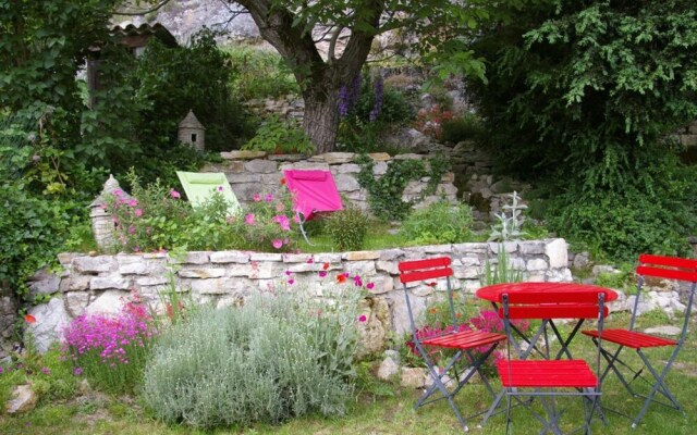 Un jardin dans la falaise