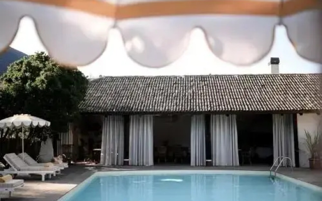 Villa Arnica Suites & Garden