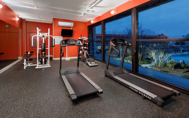 Baymont by Wyndham Fayetteville Fort Bragg Area