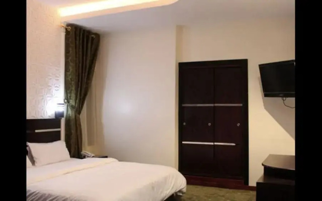 Oyo 402 Jawhrat Asfari Hotel
