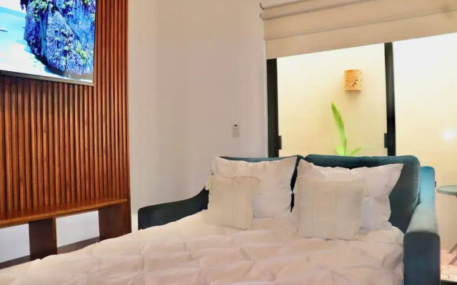 Sunset Kin Beach Apartments