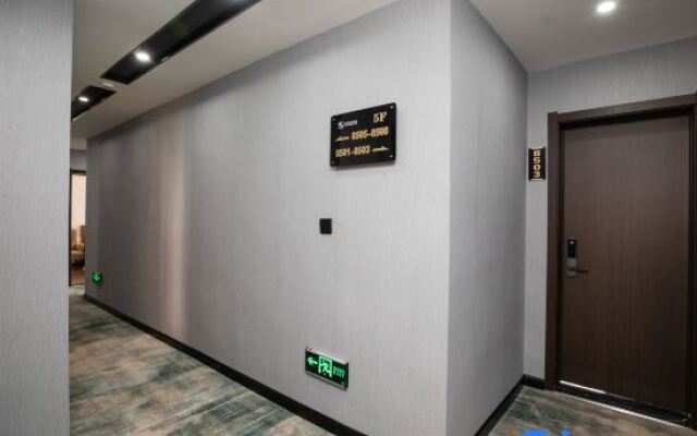 Yuntian Business Hotel (Yakeshi Railway Station Passenger Transport Station)