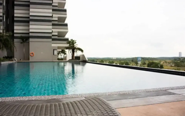 Cozy Condo at The Meridin Medini