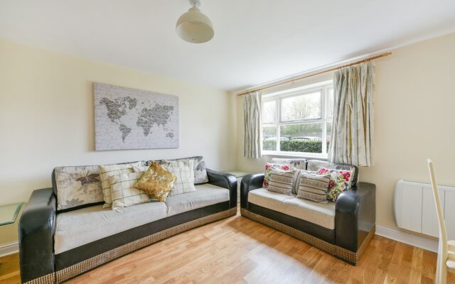 Haldane Lodge 2-Bedroom Flat