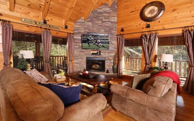 Amazing Grace - Two Bedroom Cabin