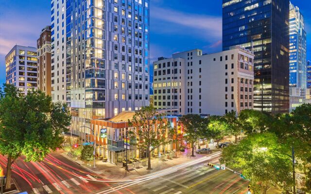 Aloft Austin Downtown