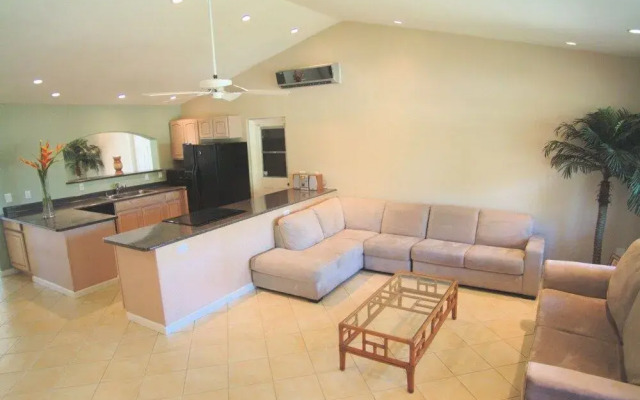 Maui Meadows Guest House