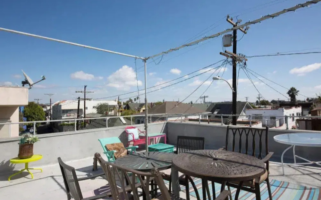 Venice Beach Vacation- VEN Studio B - RUD 82209