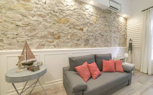 Stylish 1 Bed Apt w/ Terrace in Lesseps