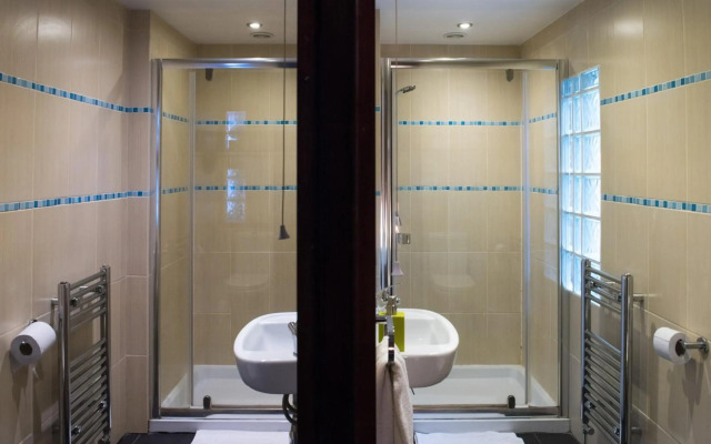 St Athans Hotel