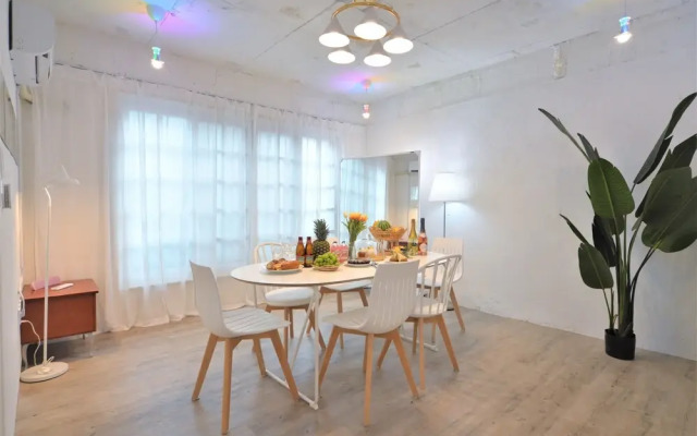 Apple Mint Party House