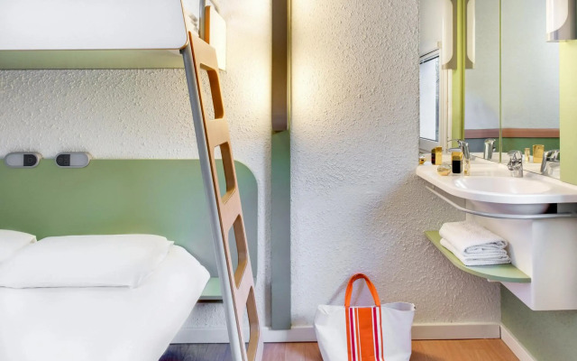 ibis budget Courbevoie Paris la Defense 1