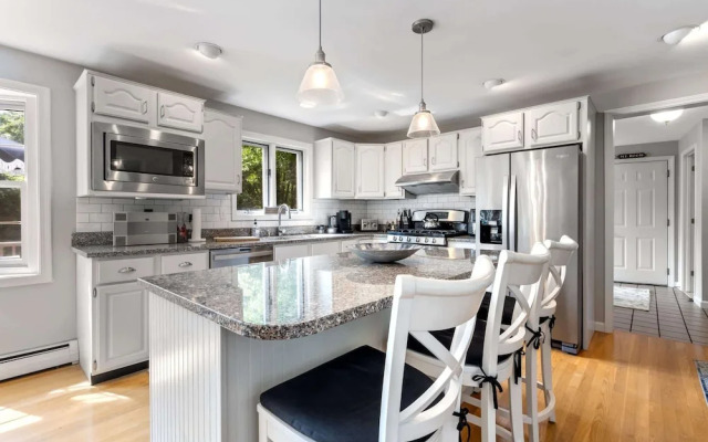 Maine Adventure 3BR Oasis Awaits!