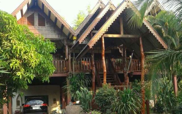 Thai House-Isaan Guesthouse