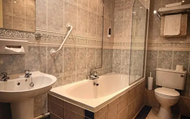 Oliver Cromwell Hotel