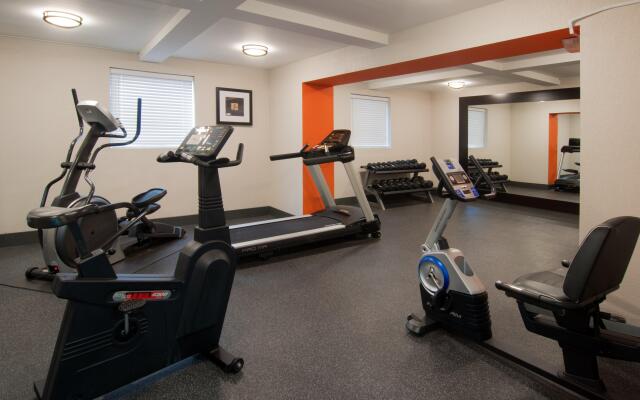 Holiday Inn Express Hotel & Suites Spence Lane by IHG