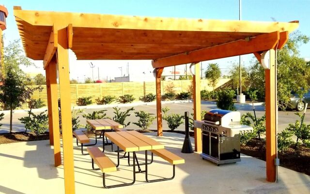 Best Western Plus Pasadena Inn and Suites