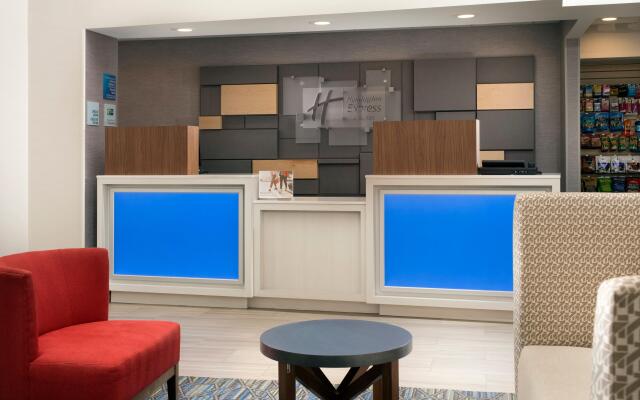 Holiday Inn Express & Suites Baltimore - BWI Airport North by IHG