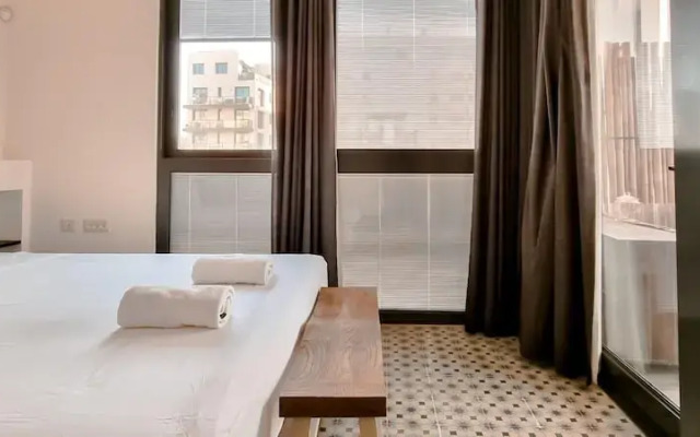Daniel Royal in Tel Aviv-yafo