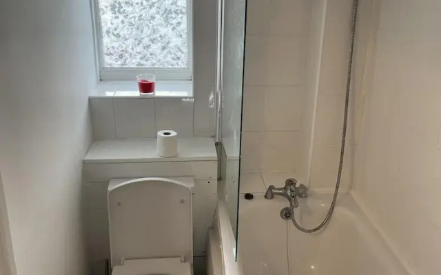 Remarkable 1-bed Apartment in London Near Vauxhall