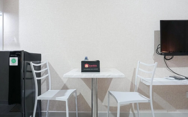 Chic and Cozy Studio Apartment at Puri Mansion