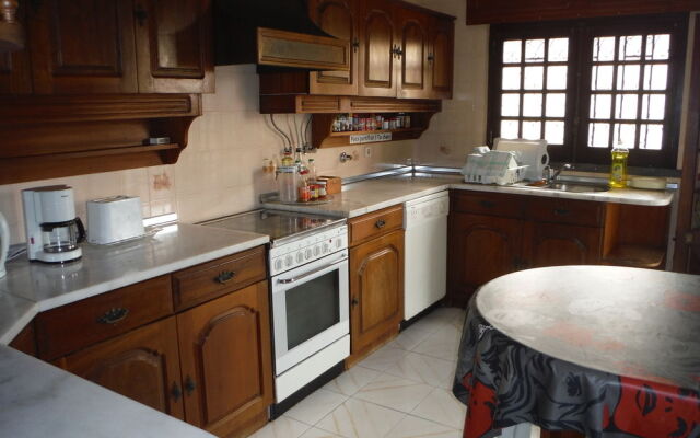 Help Yourself Hostels - Carcavelos