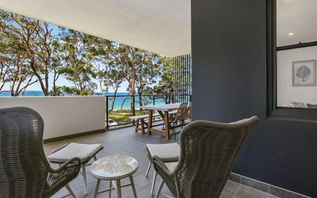 Across from Huskisson Beach Located in the Heart of Huskisson