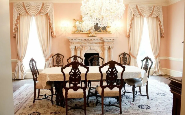 Fountainview Mansion