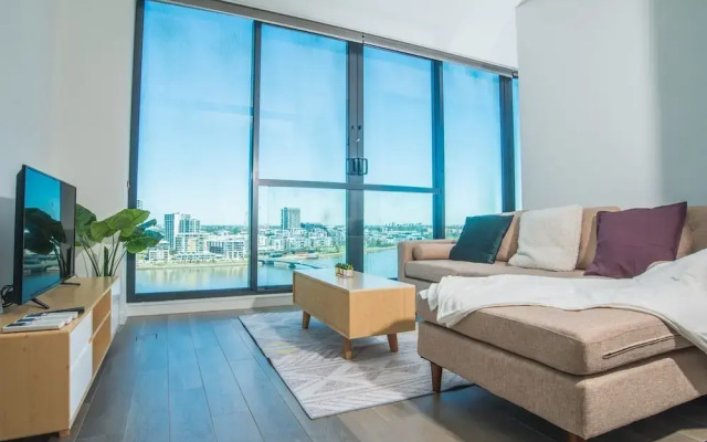 Stunning Waterview Stylish Waterfront Apt In Wwp
