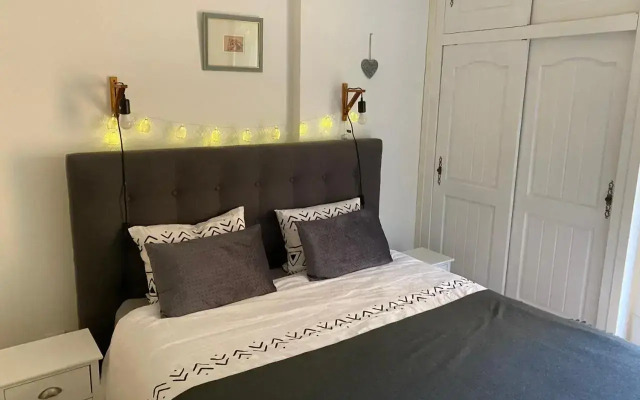 Golfe Juan, quiet apartment with pool, near the beach