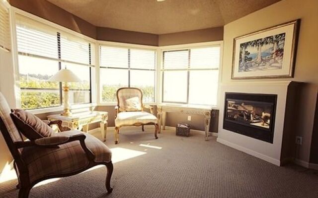 The Lodge at Weir's Beach