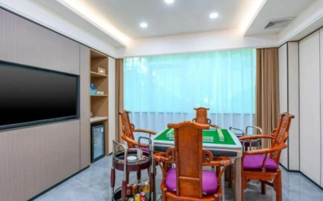 Zhuhai Xinhualian Business Hotel