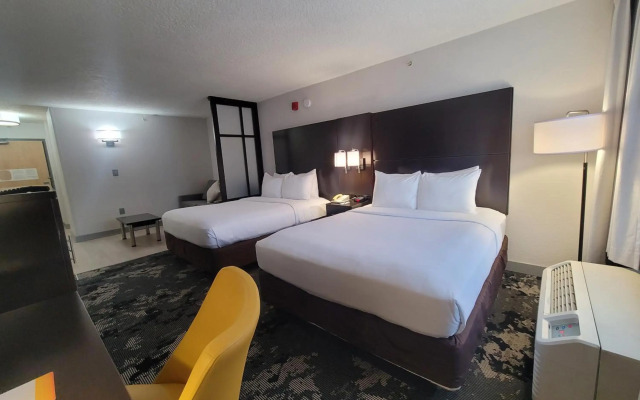 Comfort Inn & Suites Near Universal Orlando Resort - Convention Ctr