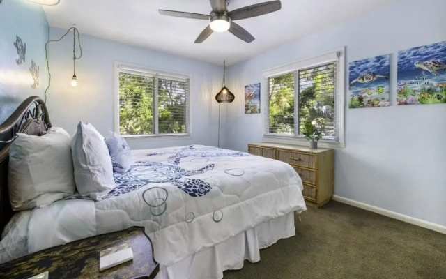 Dancing Dolphin 4 Bedroom Home by RedAwning