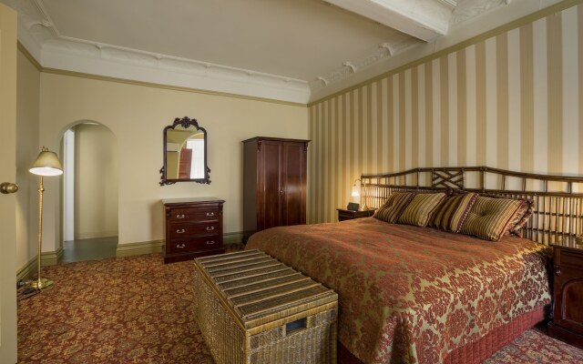 Hadley's Orient Hotel