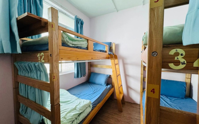 MatchBox Hostel