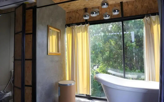 Near Beach Hostel - Adults Only