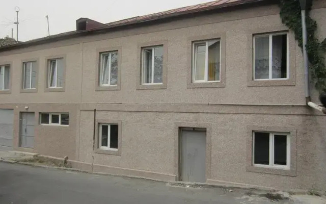 Big House Small Price