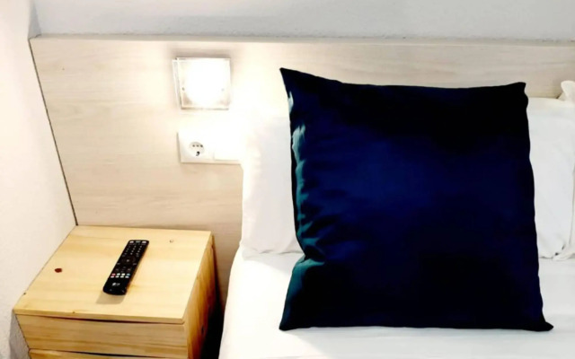 Hostal Lucía by gaiarooms