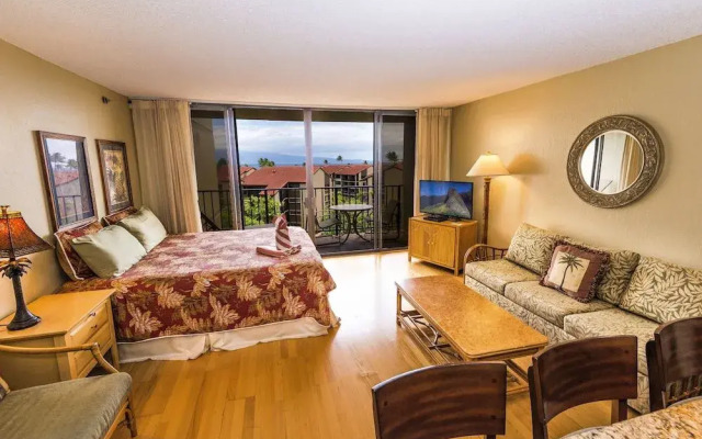 Kaanapali Shores Studio 642 Studio Bedroom Condo by RedAwning