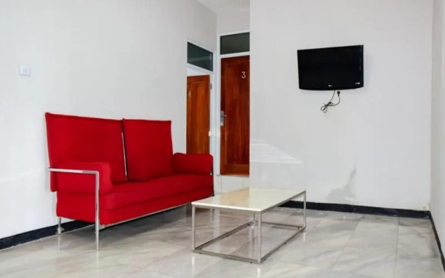 RedDoorz Plus Near Mall Kelapa Gading