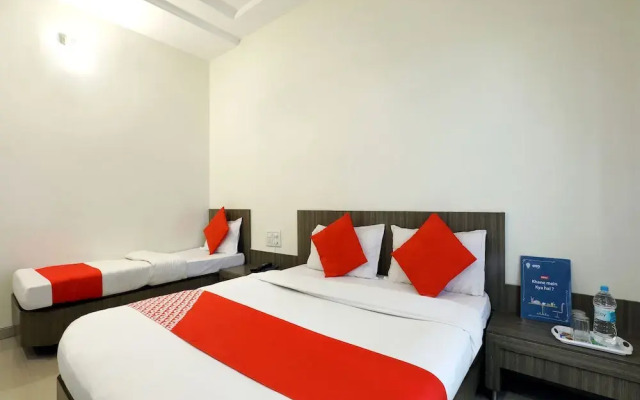 OYO 4198 Hotel Shri Sai Murli