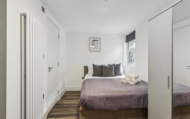 STH Sutherland Avenue Apartment