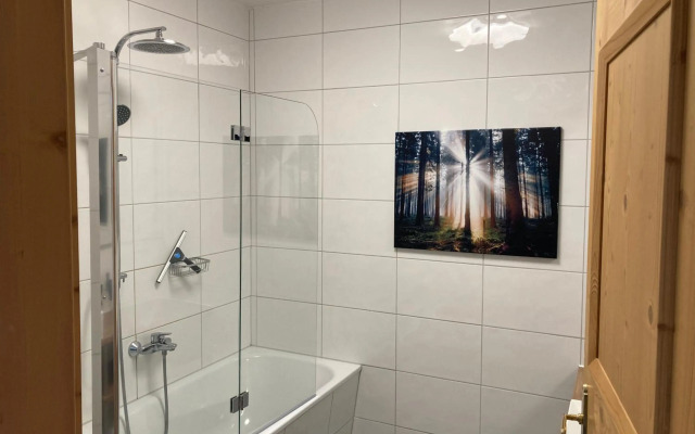 NEW! Apartment Gipfelglück Kaprun - modern, 75m2, Sauna, Pkw, Wifi