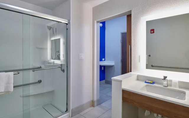 Holiday Inn Express Guesthouse