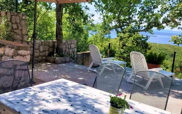 Serene Crikvenica Holiday Home With Hot Tub