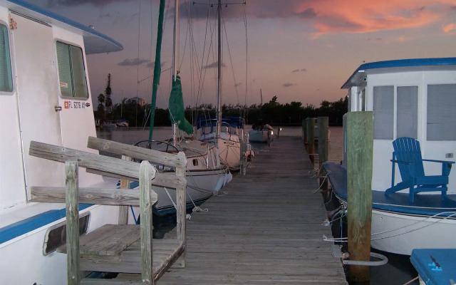 Floating Sea Cove Resort & Marina